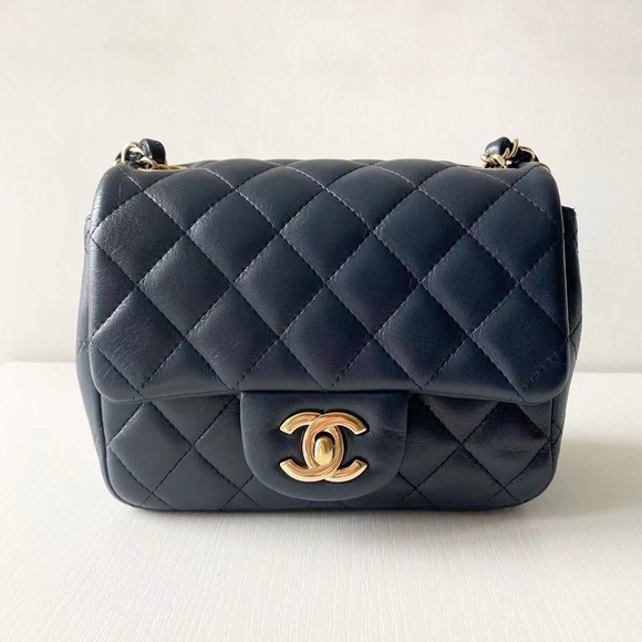 Authentic Chanel classic mini flap bag - Picture 1 of 10